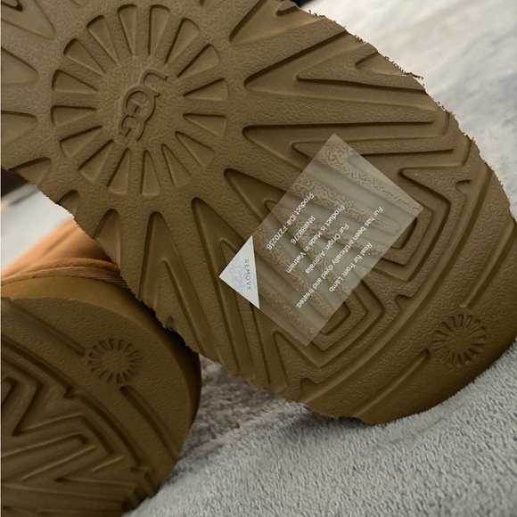 UGG TALL new - Picture 2 of 4